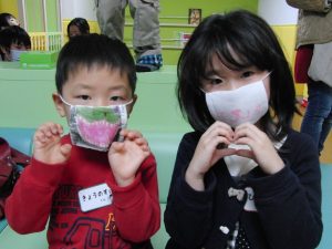 二人とも上手にかけたね！似合ってます?